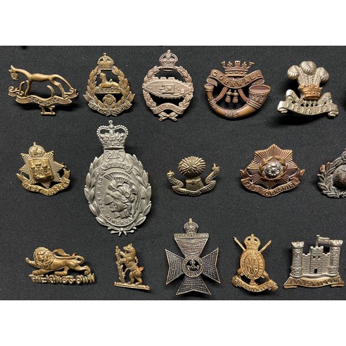 3219 - WW2 British Cap badges to include: Notts and Derbys: Leicestershire Regt: KSLI: Queens Own Dorset Ye... 