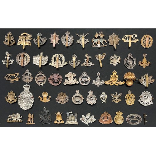 3219 - WW2 British Cap badges to include: Notts and Derbys: Leicestershire Regt: KSLI: Queens Own Dorset Ye... 