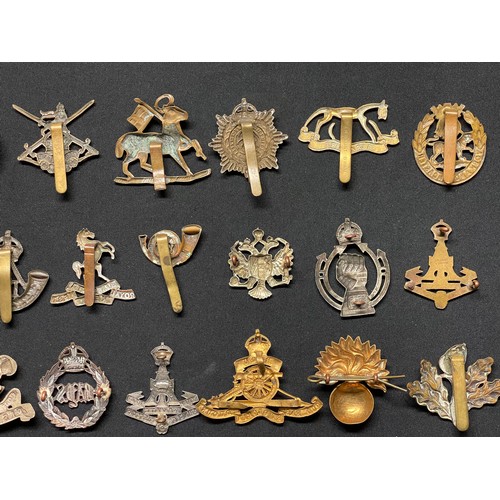 3219 - WW2 British Cap badges to include: Notts and Derbys: Leicestershire Regt: KSLI: Queens Own Dorset Ye... 