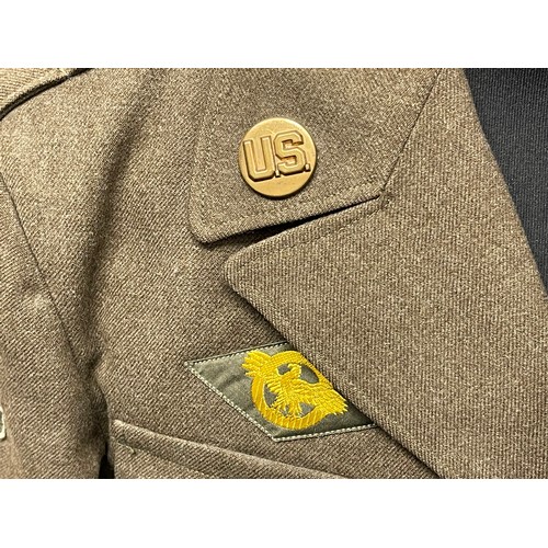 3224 - WW2 US Army Armoured Corps Ike jacket with originally sewn insignia: T5 rank stripes, Overseas servi... 