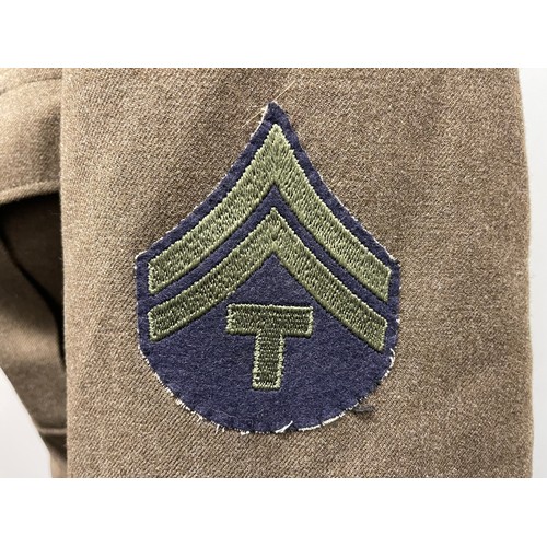 3224 - WW2 US Army Armoured Corps Ike jacket with originally sewn insignia: T5 rank stripes, Overseas servi... 