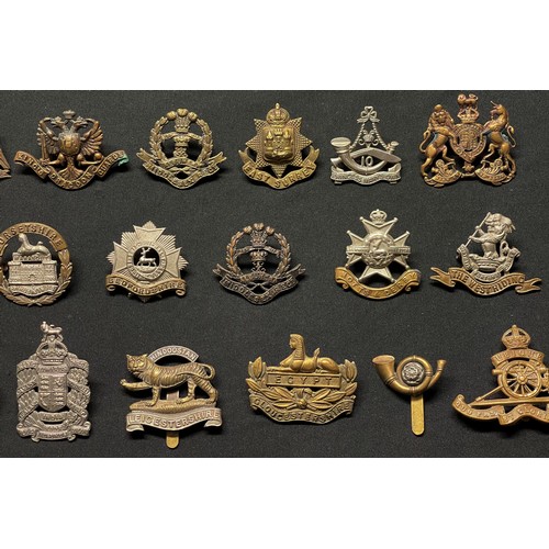 3259 - WW2 British Cap Badges plus WW1 British cap badges to include: 17th/21st Lancers: Notts & derbys: WW... 