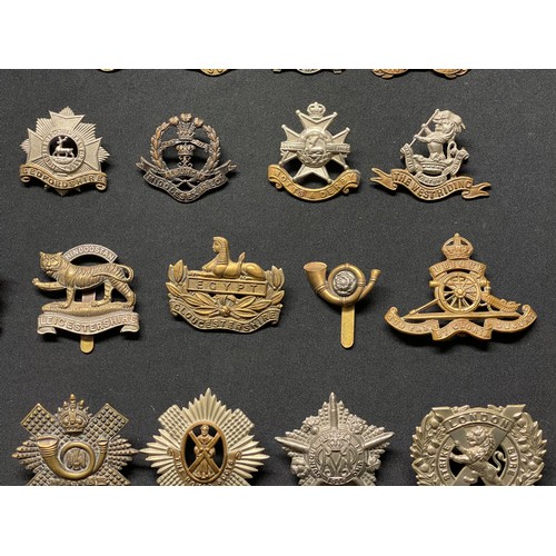 3259 - WW2 British Cap Badges plus WW1 British cap badges to include: 17th/21st Lancers: Notts & derbys: WW... 