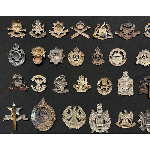 3259 - WW2 British Cap Badges plus WW1 British cap badges to include: 17th/21st Lancers: Notts & derbys: WW... 