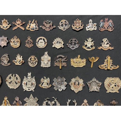 3259 - WW2 British Cap Badges plus WW1 British cap badges to include: 17th/21st Lancers: Notts & derbys: WW... 