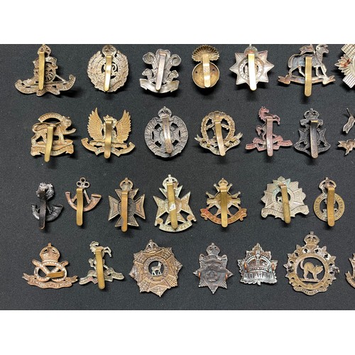 3260 - WW2 British Cap Badges plus some WW1 badges to include: Aryll & Sutherland Highlanders: Seaforth Hig... 