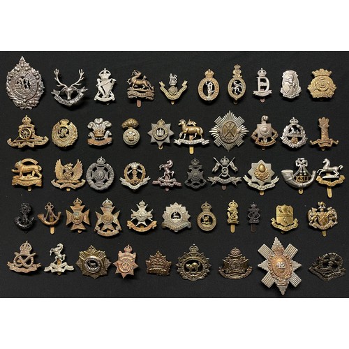 3260 - WW2 British Cap Badges plus some WW1 badges to include: Aryll & Sutherland Highlanders: Seaforth Hig... 