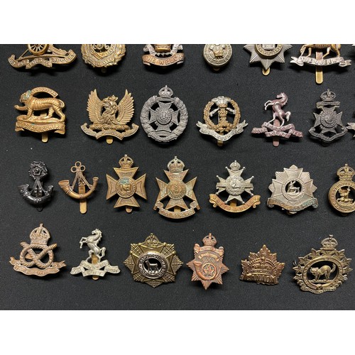 3260 - WW2 British Cap Badges plus some WW1 badges to include: Aryll & Sutherland Highlanders: Seaforth Hig... 