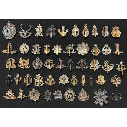 3260 - WW2 British Cap Badges plus some WW1 badges to include: Aryll & Sutherland Highlanders: Seaforth Hig... 