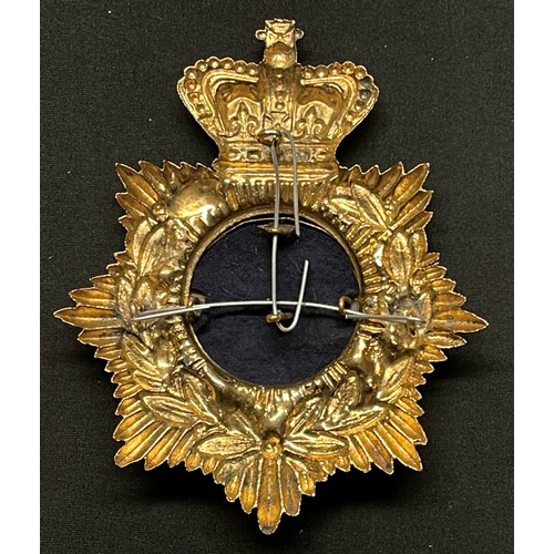 3282 - WW2 British and other militaria to include: various cap badges all a/f: WW2 Polish cap badge a/f: WW... 