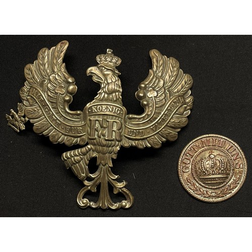 3282 - WW2 British and other militaria to include: various cap badges all a/f: WW2 Polish cap badge a/f: WW... 