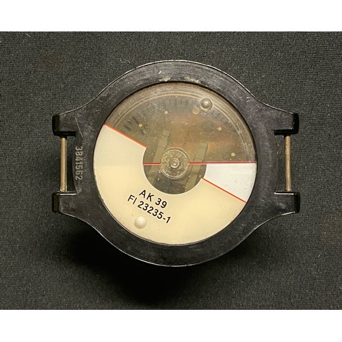 3321 - WW2 Third Reich Luftwaffe AK 30 FL 23235-1 Wrist Compass. No strap. Working order. Number 3841562.