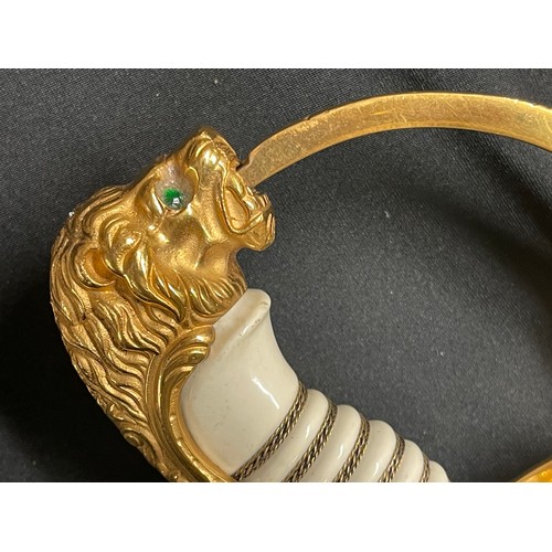 3324 - Kreigsmarine Officers Lion Head Sword with pipe backed blade 810mm in length with etched decoration ... 