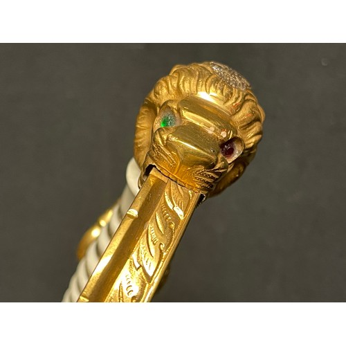 3324 - Kreigsmarine Officers Lion Head Sword with pipe backed blade 810mm in length with etched decoration ... 