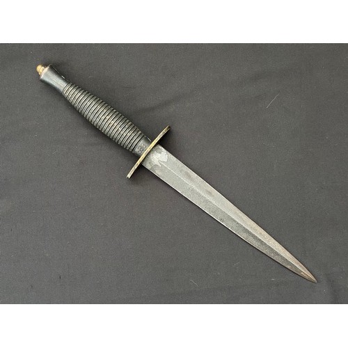 3357 - British Fairbairn Sykes Third Pattern Fighting Knife with double edged blade 175mm in length. Brass ... 