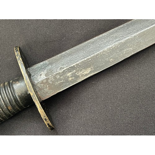 3357 - British Fairbairn Sykes Third Pattern Fighting Knife with double edged blade 175mm in length. Brass ... 