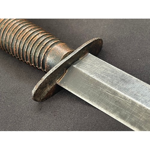 3358 - British Fairbairn Sykes Third Pattern Fighting Knife with double edged blade 173mm in length. Crossg... 