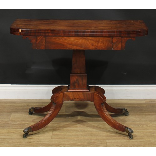 208 - A Regency mahogany card table, 73cm high, 91.5cm wide, 45.5cm deep