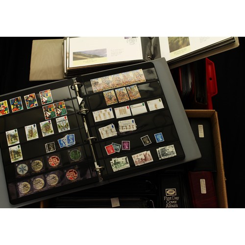 4430 - Stamps - QEII FDC and p/pack collection 1970-2015, housed in 19 binders, huge value and potential