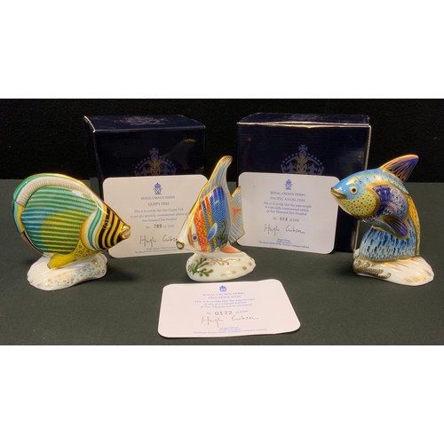 14 - A Royal Crown Derby paperweight, Guppy Fish, limited edition 789/2500, gold stopper, certificate, bo... 