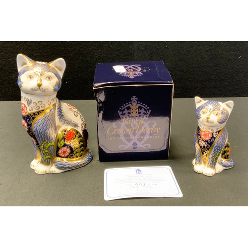 31 - A Royal Crown Derby paperweight, Yorkshire Rose Fireside Cat, commissioned by Peter Jones of Wakefie... 
