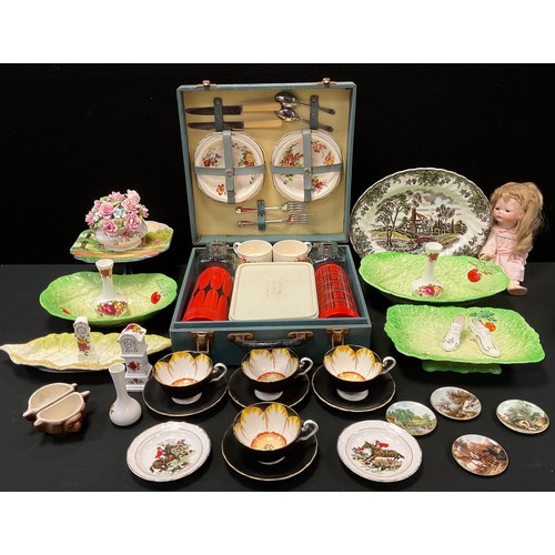 280 - A Brexton picnic set, for two;  Cartwright & Edwards Victoria Jonquil cups & Saucers;  Beswick bowls... 