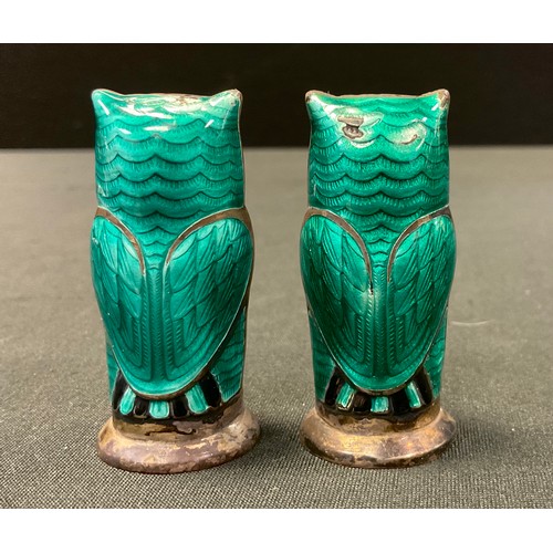 447 - A pair of Norwegian silver-gilt and enamel novelty owl pepper pots, by David Andersen, modelled in s... 