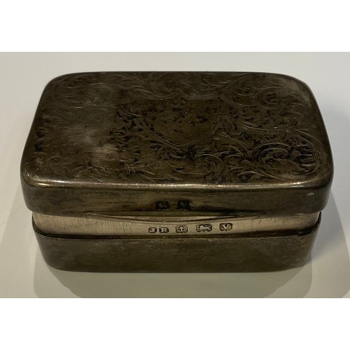 191 - A silver snuff box, chased cover, Birmingham 1920