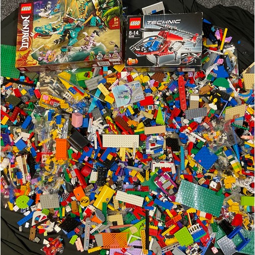 295 - Toys & Juvenalia - a quantity of loose Lego bricks and accessories; Lego Ninjango 71746 Jungle Drago... 