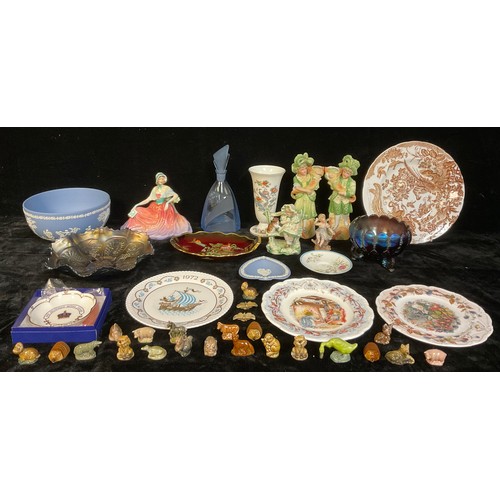 358 - A Royal Doulton figure, HN2080; a Wedgwood Jasperware bowl; Royal Doulton Brambly Hedge plates; carn... 