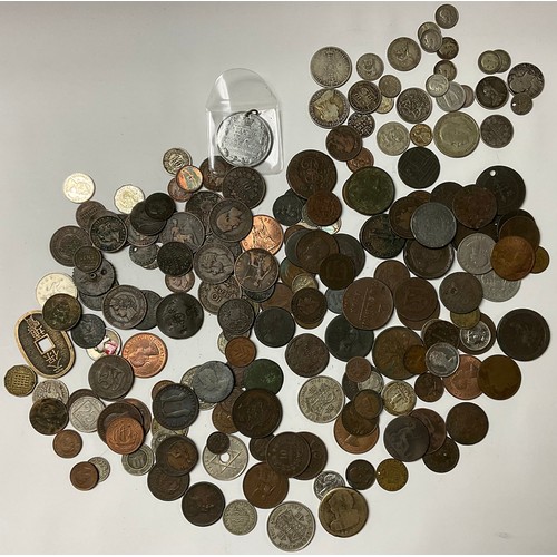 427 - Numismatic interest UK & foreign: Large quantity of circulated base metal coins, including some smal... 