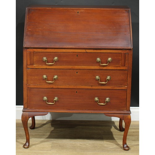 316 - An early 20th century mahogany bureau, 101cm high, 76cm wide, 44cm deep, c.1920