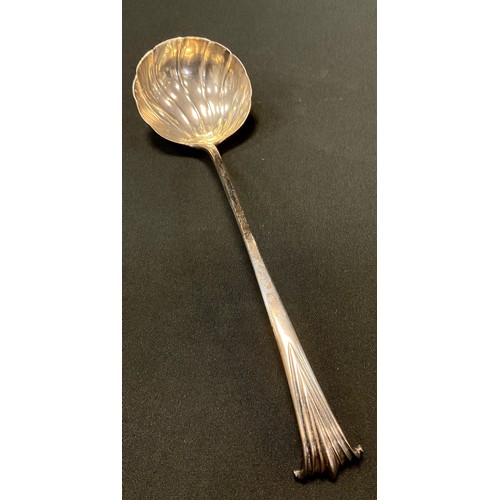 105 - A George II Onslow pattern soup ladle, fluted bowl, marks rubbed, 1754, 4.18ozt, 130g