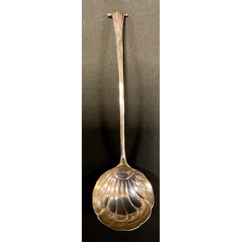 105 - A George II Onslow pattern soup ladle, fluted bowl, marks rubbed, 1754, 4.18ozt, 130g