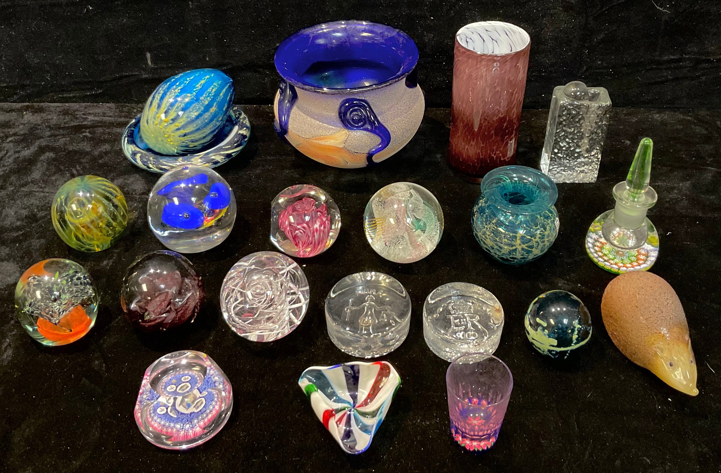 Art Glass - paperweights including Perthshire, Strathearn, Mdina ...