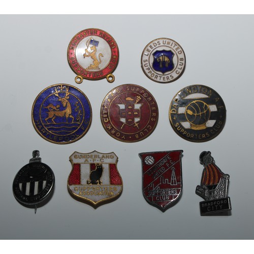 424 - Football - Enamel Badges - Newcastle United Football Supporters' Club; Sunderland AFC; Scunthorpe Un... 