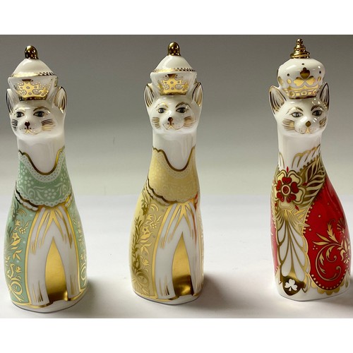 5016 - A set of three Royal Crown Derby paperweights, Royal Cats - The Birth Collection, to celebrate the b... 