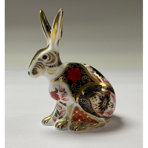 5041 - A Royal Crown Derby paperweight, Imari hare, limited edition 39/500, gold stopper, 13cm, printed mar... 