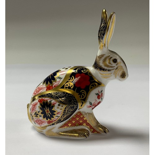 5041 - A Royal Crown Derby paperweight, Imari hare, limited edition 39/500, gold stopper, 13cm, printed mar... 