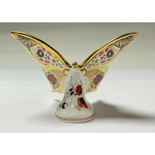 5042 - A Royal Crown Derby paperweight, Old Imari Solid Gold Band Butterfly, celebrating the Golden Anniver... 