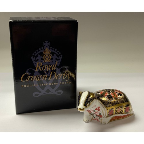 5043 - A Royal Crown Derby paperweight, Old Imari Badger, exclusive to Peter Jones of Wakefield, a pre-rele... 