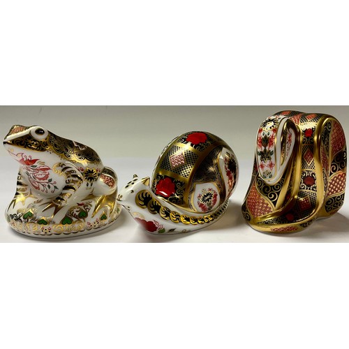 5045 - A Royal Crown Derby paperweight, Old Imari Snail, gold stopper, 13cm long, printed mark in grey, box... 