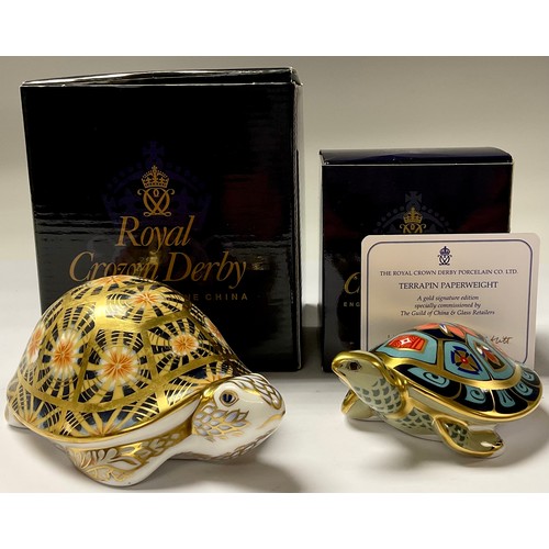 5074 - A Royal Crown Derby paperweight, Indian Star Tortoise, gold stopper, 14cm long, printed mark in red,... 