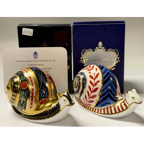 5075 - A Royal Crown Derby paperweight, Garden Snail, exclusive limited edition 1,072/4,500, gold stopper, ... 