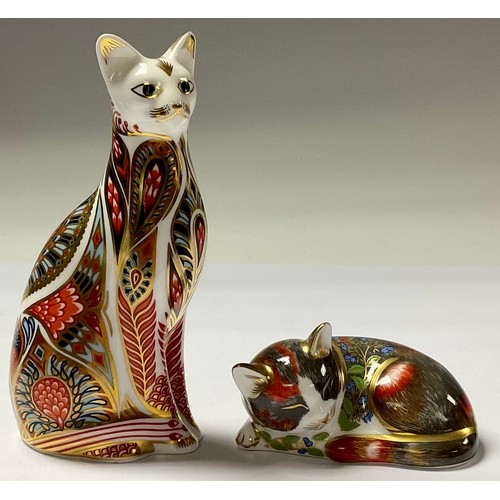 5082 - A Royal Crown Derby paperweight, Siamese cat, gold stopper, 13cm, printed mark in red, boxed; anothe... 