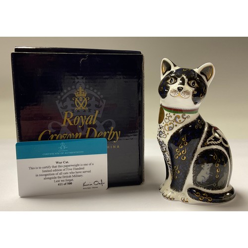 5085 - A Royal Crown Derby paperweight, War Cat, Lest We Forget,  in recognition of all cats who have serve... 