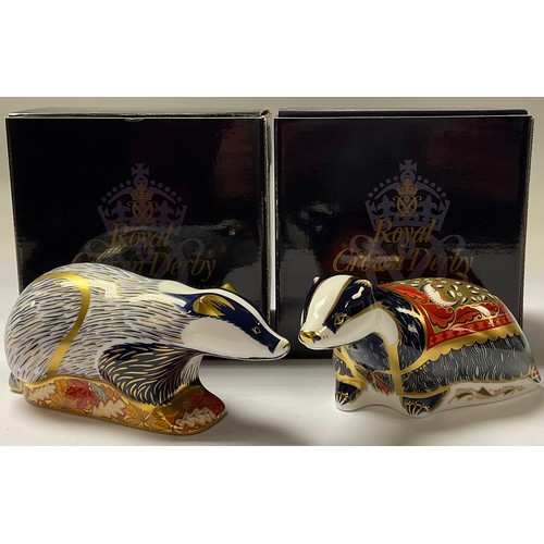 5099 - A Royal Crown Derby paperweight, Moonlight Badger, Collector's Guild exclusive, gold stopper, 16cm l... 