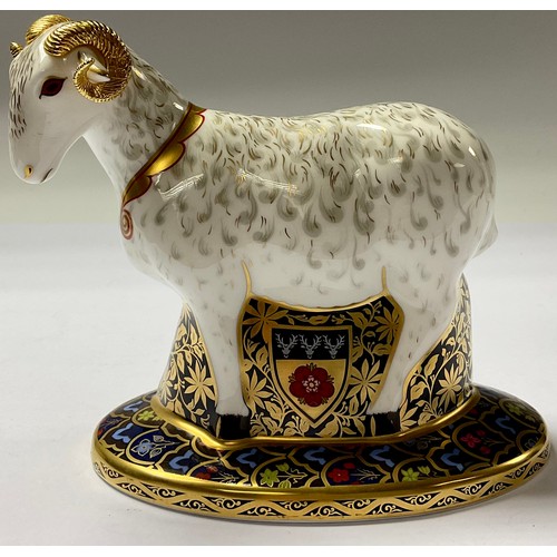 5121 - A Royal Crown Derby paperweight, Heraldic Derbyshire Ram, limited edition 21/950, commissioned by Go... 