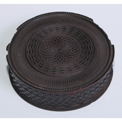 655 - An early 19th century engine turned lignum vitae table snuff box, the push-fitting cover centred by ... 