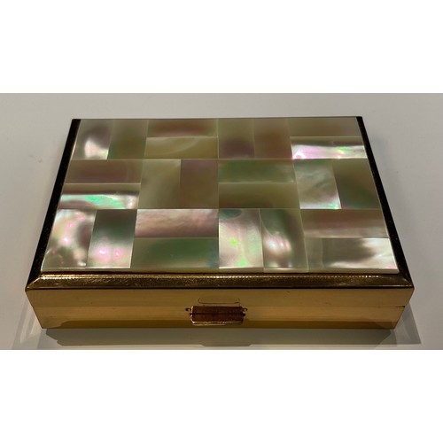 677 - A mother of pearl inlaid musical compact/vanity box